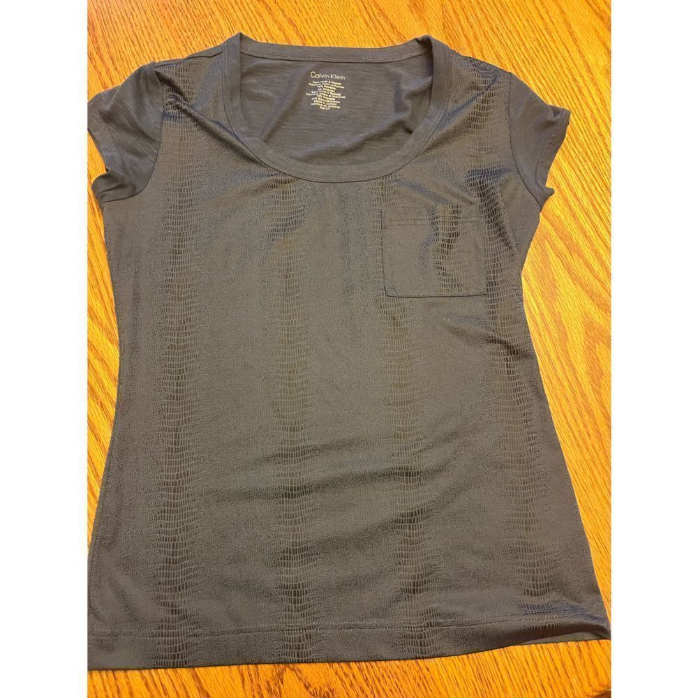 Calvin Klein Tee Shirt